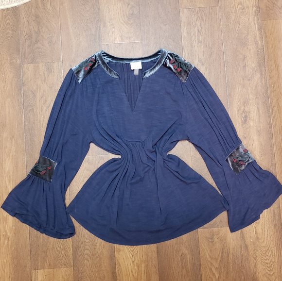 Cupio Tops - Cupio Navy Peasant Top